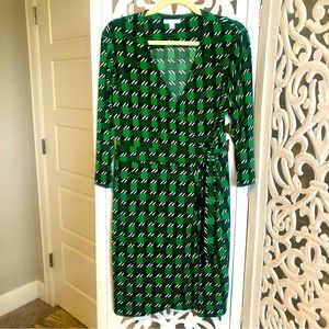 New York & Co green & black faux wrap dress size L